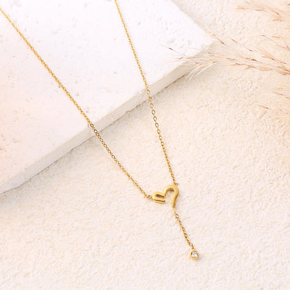 Collier Cœur Ajouré & Strass Suspendu – 5th Élément