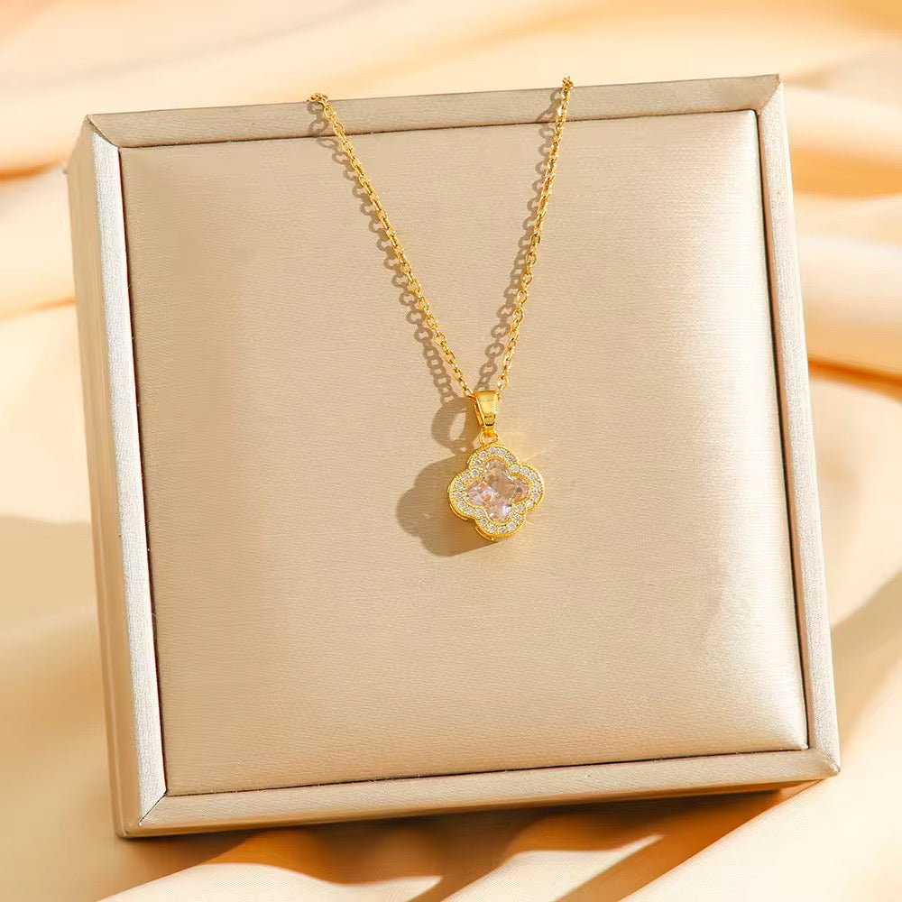 Collier Fleur Porte-Bonheur